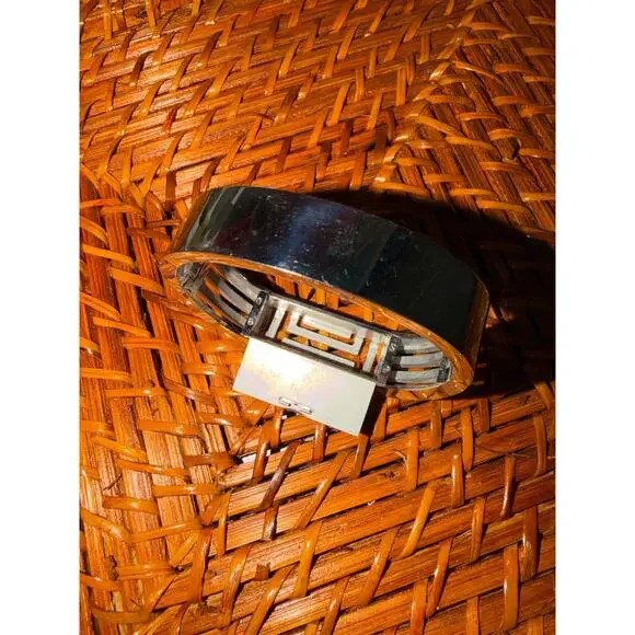 Tory Burch Silver Hinged Cuff Bracelet Logo Cutout Bangle - Picture 5 of 8